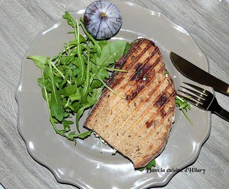 Croque-monsieur au chèvre, figues, canard et roquette / Goat cheese, figs, duck and arugula croque-monsieur