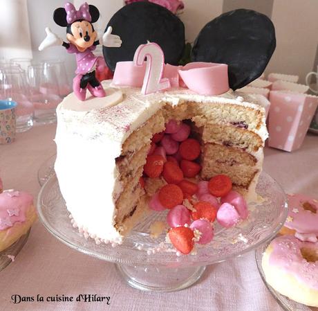 Pinata cake version Minnie Mouse pour les 2 ans d'une princesse / Minnie Mouse Pinata cake for a 2 year old princess