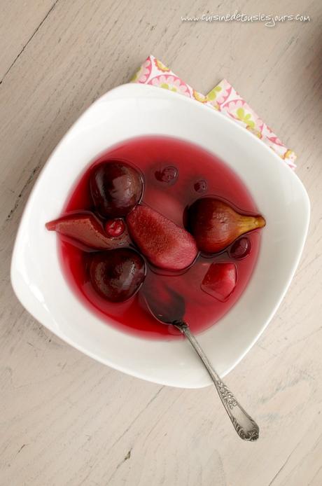 Salade de fruits d'automne pochés à l'hibiscus - ©www.cuisinedetouslesjours.com