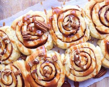 Cinnamon rolls version automnale caramel et pecan