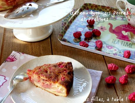 Gâteau lyonnais aux poires et aux pralines roses