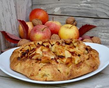 Tarte rustique aux pommes et noix