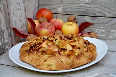 Tarte rustique aux pommes et noix