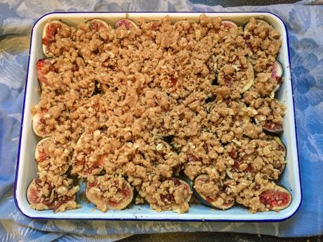 Gourmandise de saison – Crumble délicieux aux figues et noix de pécan