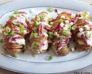 Pommes de terres Hasselback garnies (cheddar, bacon et cébette) / Loaded Hasselback potatoes