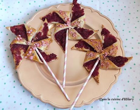 Moulins à vent gourmands pommes-framboises et pralines roses / Apple-raspberry and pink praline puff pastry windmill