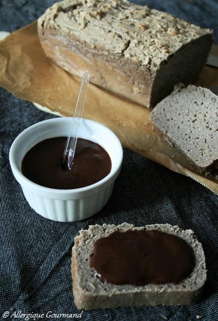 Pâte à tartiner Bio, choco-banane-coco, sans allergènes ni gluten.