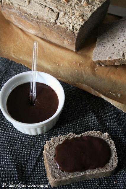 Pâte à tartiner Bio, choco-banane-coco, sans allergènes ni gluten.