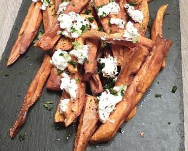 Frites de patates douces au chèvre, ail et persil