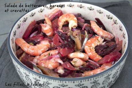 Salade de betteraves, hareng fumé doux et crevettes