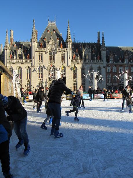 C'est bientôt Noël: Visitez Bruges !