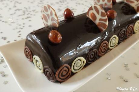 Bûche trois chocolats et croustillant praliné