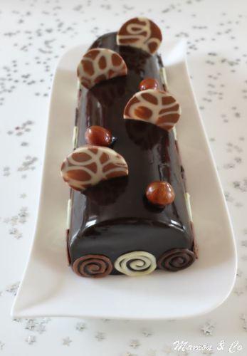 Bûche trois chocolats et croustillant praliné