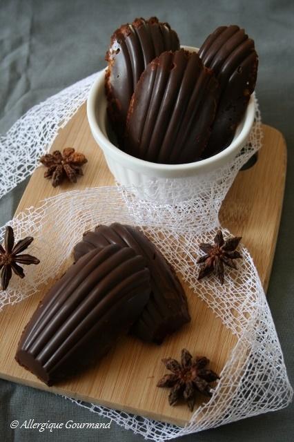 Madeleines sur coque en chocolat, Bio, sans oeufs ni gluten.....