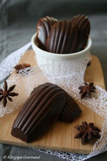 Madeleines sur coque en chocolat, Bio, sans oeufs ni gluten.....