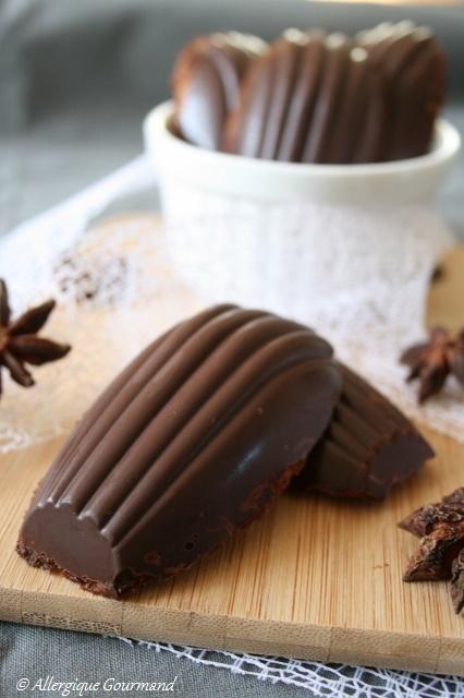 Madeleines sur coque en chocolat, Bio, sans oeufs ni gluten.....