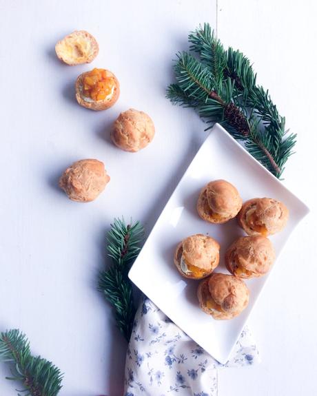 Petits choux fromage de chèvre, mangue et piment d’Éspelette