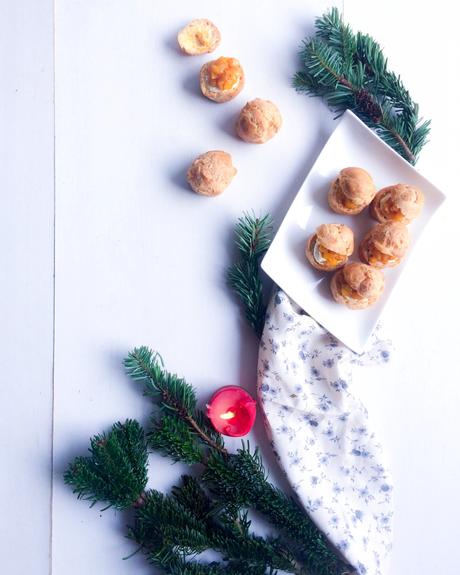 Petits choux fromage de chèvre, mangue et piment d’Éspelette