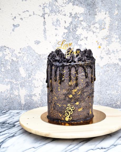 Layer Cake Black & Gold 