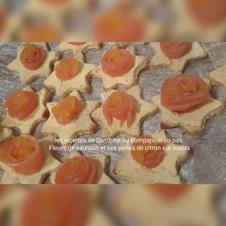 Fleurs de saumon et ses perles de citron sur toasts