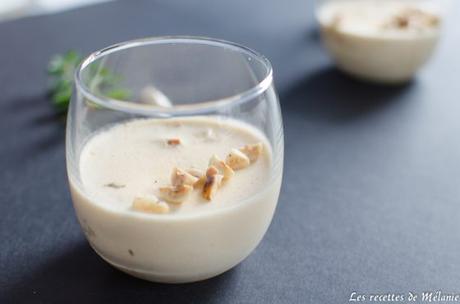 Panna cotta à la tomate et aux noisettes