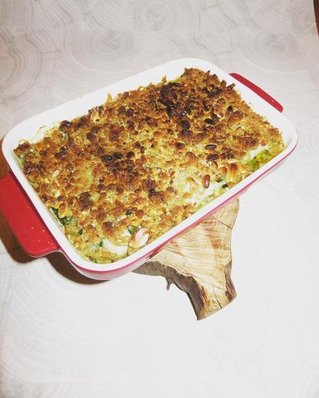 Mon crumble d'arachides au cabillaud sur lit d'épinards