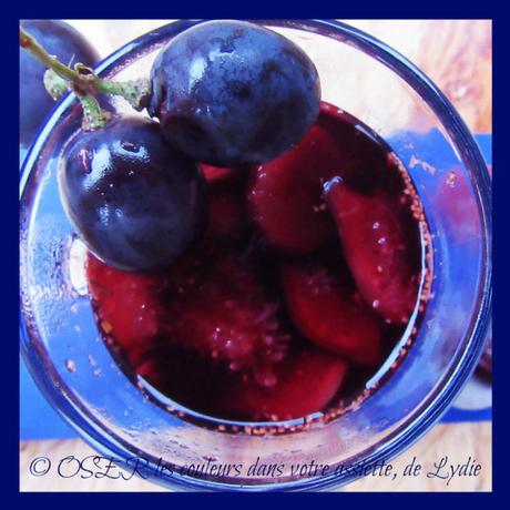 Vin chaud aux raisins noirs et à la figue fraîche