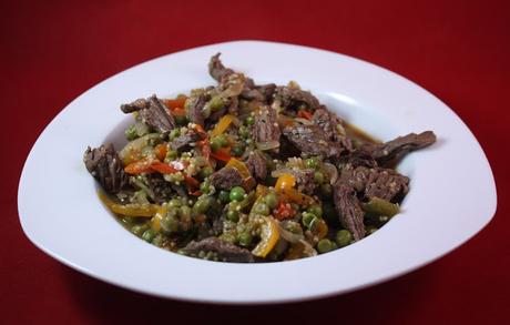 Onglet de bœuf au quinoa et poivron