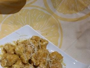 Poulet Korma à la noix de coco, aux oigons et à la coriande