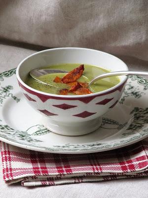 Soupe de fèves aux chips de carottes Soupe de fèves aux chips de carottes