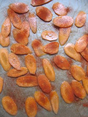 Soupe de fèves aux chips de carottes Soupe de fèves aux chips de carottes