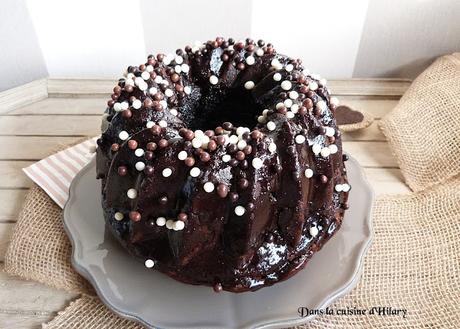 Bundt cake scandaleusement gourmand au chocolat / Scandalously yummy chocolate bundt cake