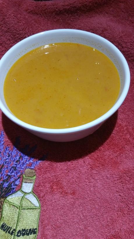 Soupe à la tomate et oignon