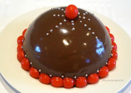 Dôme chocolat, insert confit de cerises