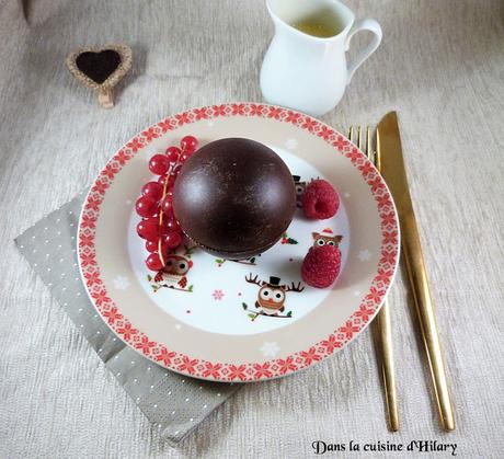 Sphère en chocolat surprise, moelleux chocolat-fève tonka et crème anglaise - Dans la cuisine d'Hilary