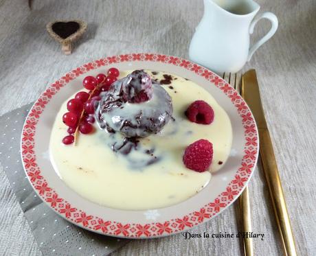 Sphère en chocolat surprise, moelleux chocolat-fève tonka et crème anglaise - Dans la cuisine d'Hilary