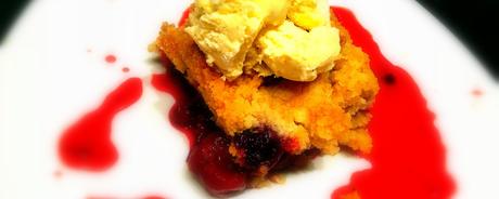 Crumble sanglant aux fruits rouges parce que j’aime pas la Saint-Valentin