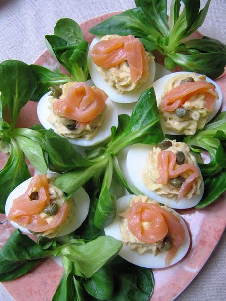Oeufs mimosa au saumon fumé & aux câpres Oeufs mimosa au saumon fumé & aux câpres
