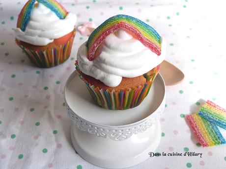 Cupcakes double arc-en-ciel et leur glaçage au fluff - Dans la cuisine d'Hilary