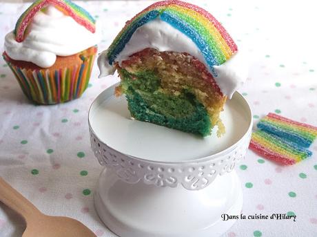 Cupcakes double arc-en-ciel et leur glaçage au fluff - Dans la cuisine d'Hilary
