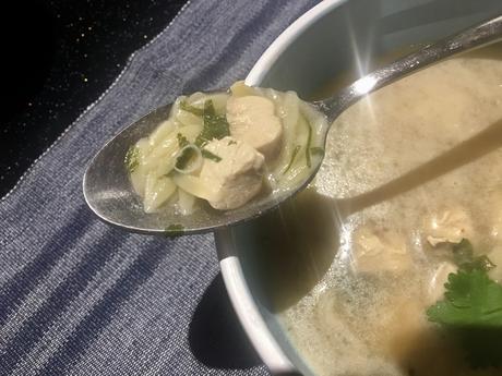 Soupe thai au poulet ♨