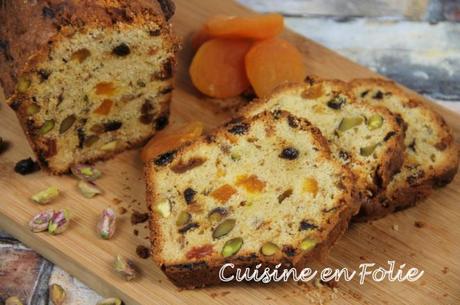 Cake aux fruits secs et à la pistache Cake aux fruits secs et à la pistache