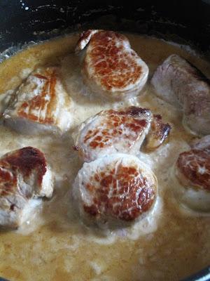 Médaillons de filet mignon au Maroilles, étuvée de carottes & céleri Médaillons de filet mignon au Maroilles, étuvée de carottes & céleri