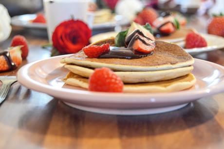 Pancake ultra moelleux, Sauce Chocolat & Fruits Rouge Frais 