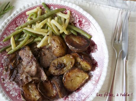 Epaule d’agneau aux anchois, citron et romarin