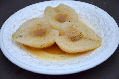 Poires pochées à la vanille