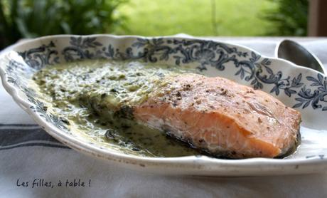 Saumon en papillote, sauce à l’ail des ours