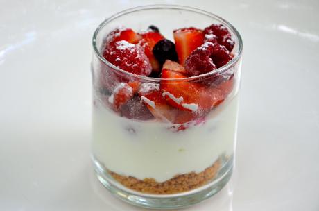 Verrines de fromage blanc aux fruits rouges et speculoos