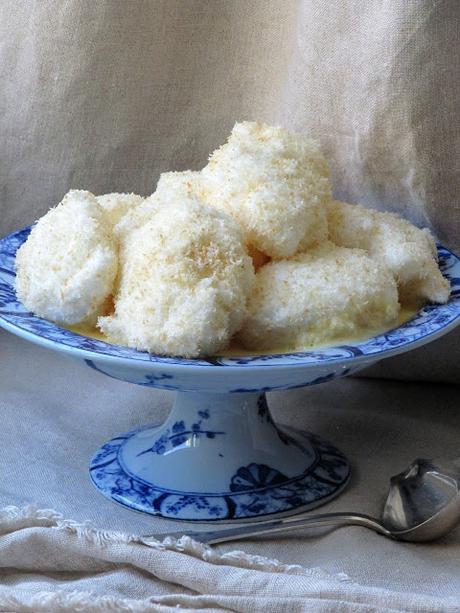 Oeufs à la neige à la noix de coco Oeufs à la neige à la noix de coco
