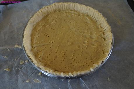 Tarte à la rhubarbe, fraises et amandes, recette du Chef Claire Heitzler